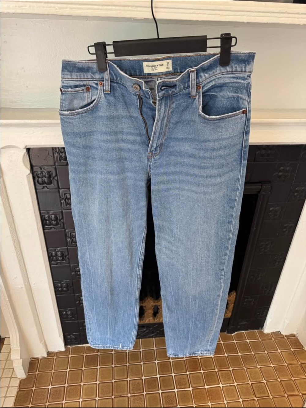 Abercrombie & Fitch The Mom High Rise Jeans